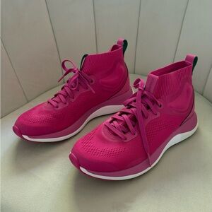 Women’s Lululemon Charge Feel 1 Mid Workout Shoe